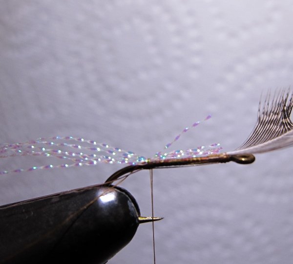 tying demo 008 (600x541).jpg