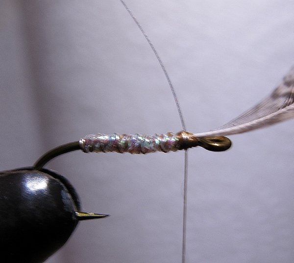 tying demo 011 (600x537).jpg