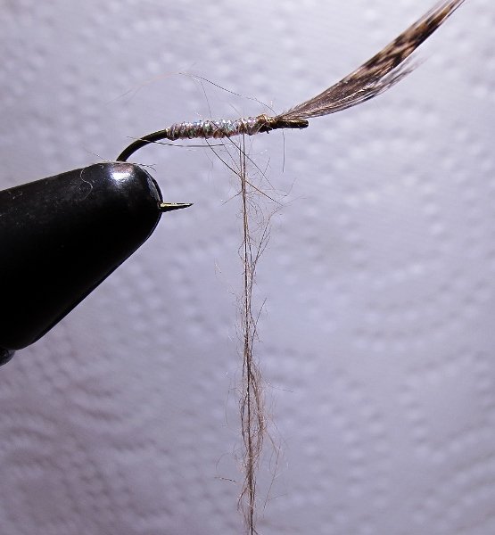 tying demo 012 (555x600).jpg